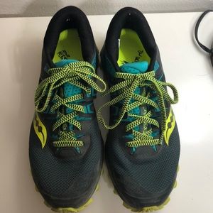 Men’s size 9.5 Saucony ISO series Peregrine shoes